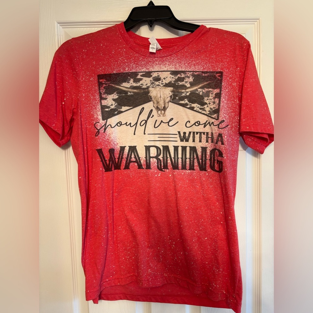 New w/out tags Red western style Graphic T-Shirt. Size L.